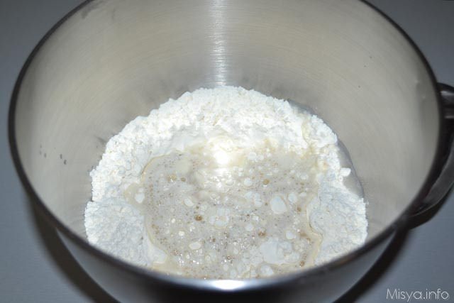 impasto-pizza-su-testo 1