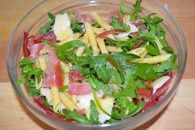 Insalata di pasta rucola e speck 4