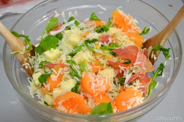 Insalata di riso prosciutto e melone 9