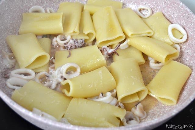Paccheri con crema di patate e pecorino 9