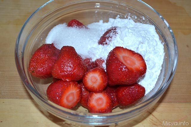 Panna cotta con gelatina di fragole 6