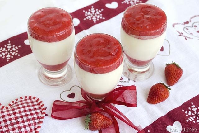 Panna Cotta Con Gelatina Di Fragole Ricetta Panna Cotta Con Gelatina Di Fragole Di Misya