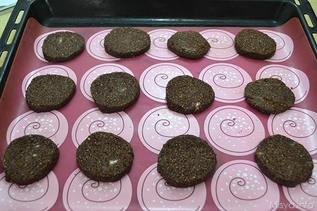 Biscotti di crusca e cacao 8