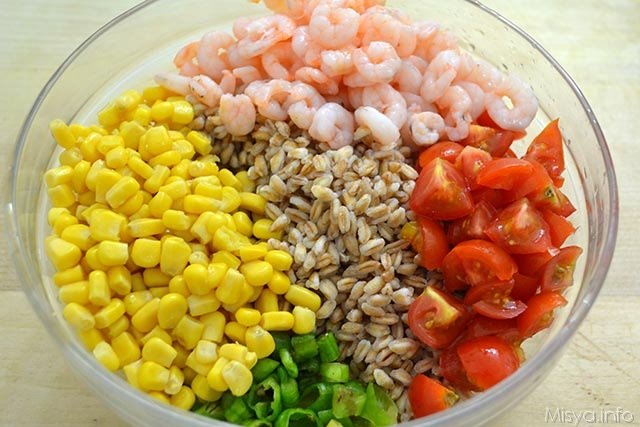 Insalata di farro con gamberetti 8