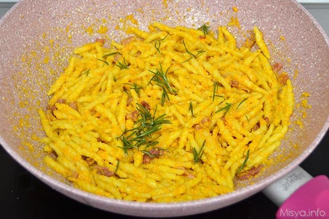 Pasta con pesto di carote 12