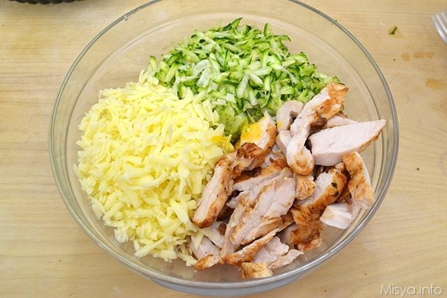 Torta salata con pollo e zucchine 6