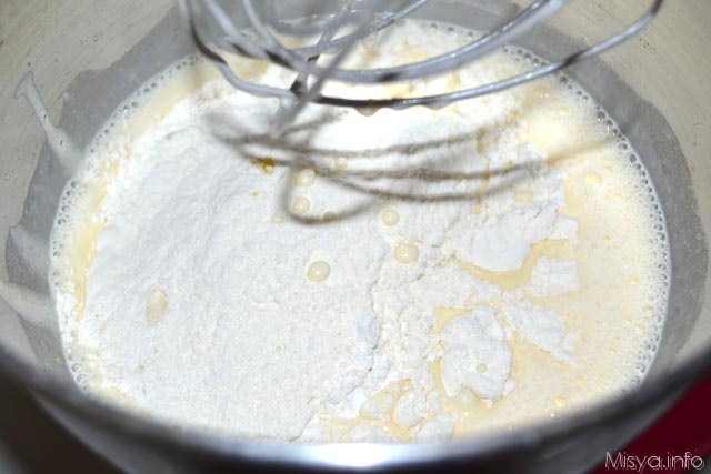 Montare impasto per la ciambella