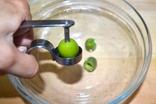 Pate di olive verdi e mandorle 1