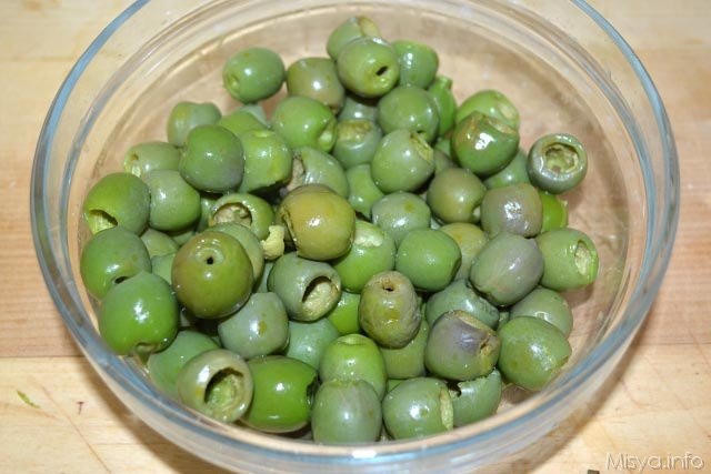 Pate di olive verdi e mandorle 2