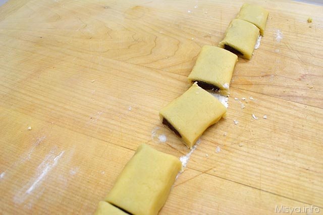 15 tagliare i biscotti