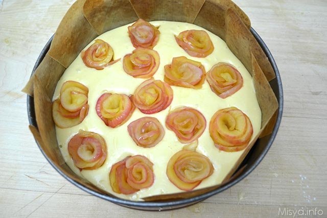 17 aggiungere roselline all impasto