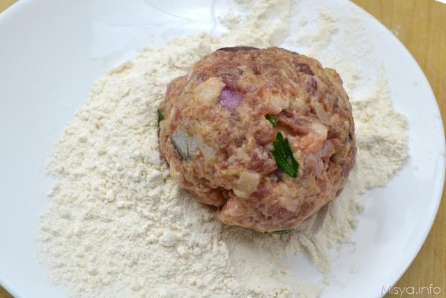 9 passare nella farina