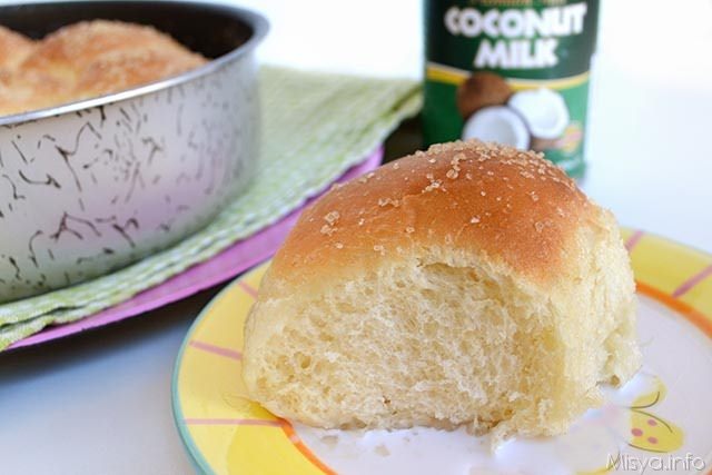 Pani popo-Samoan Coconut Buns