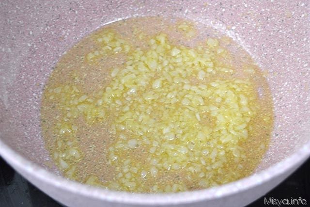 1 soffriggere cipolla