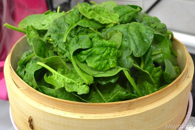1 spinaci a vapore