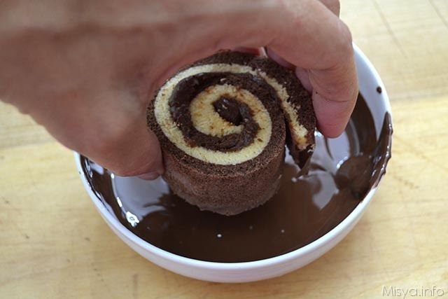 18 immergere nel cioccolato