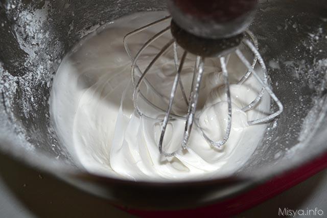 3 montare con zucchero a velo