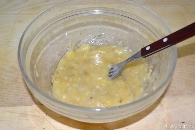 3 schiacciare e amalgamare con forchetta