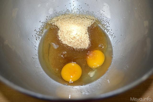 4 uova zucchero di canna