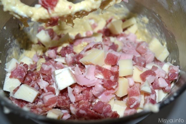 7 aggiungere affettati all impasto