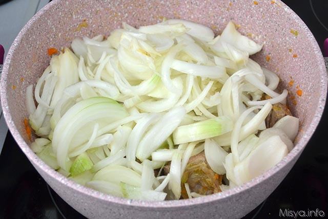 8 aggiungere cipolle