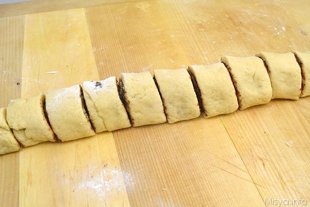 9 tagliare il rotolo
