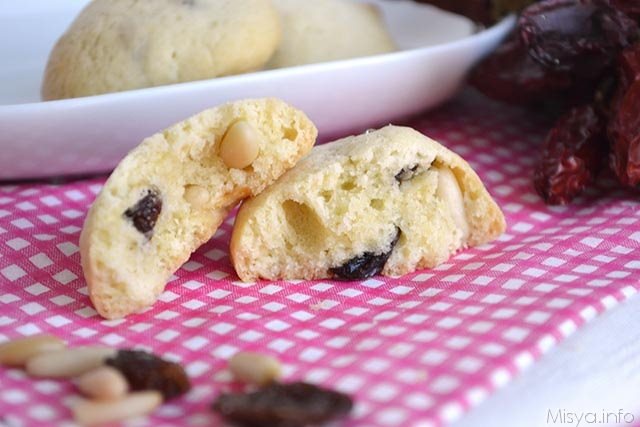 biscotti con pinoli uvetta peperoncino