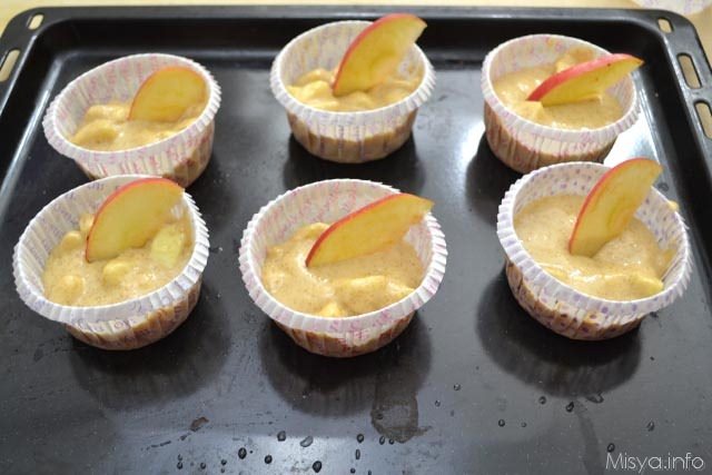 10 aggiungere fetta di mela