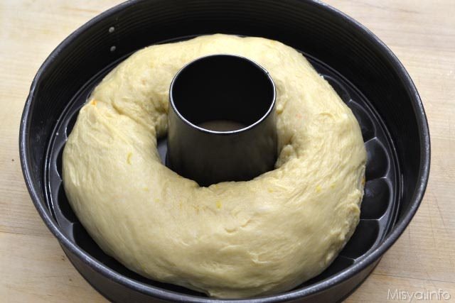 10 sistemare nello stampo