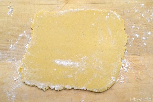 10 stendere pasta frolla