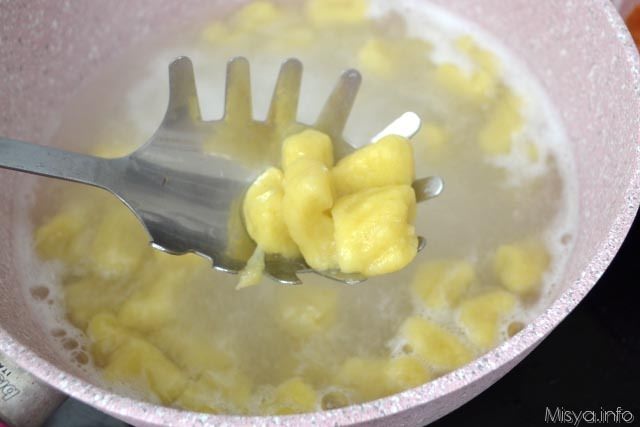 16 sollevare gnocchi