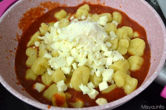 18 aggiungere mozzarella