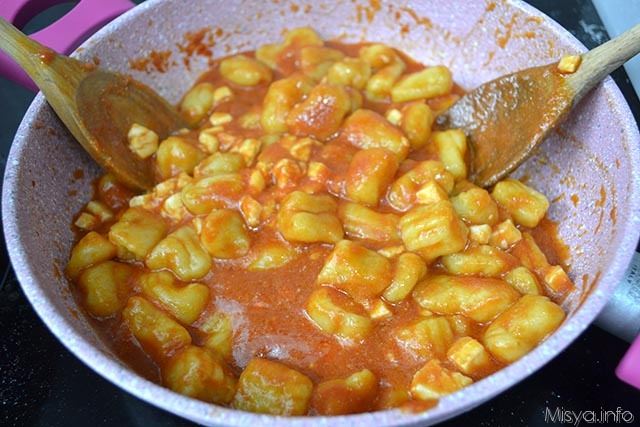 19 mescolare gnocchi