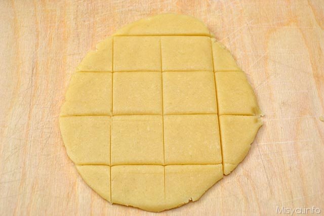 2 tagliare quadratini