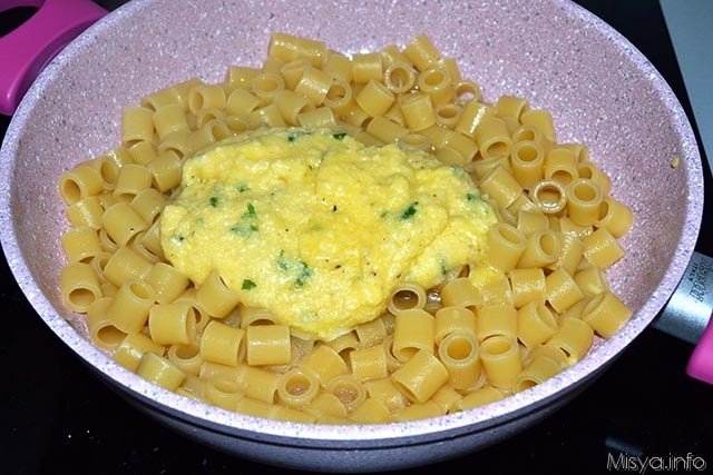 5 aggiungere battuto di uova