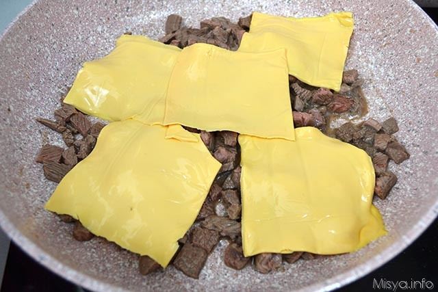 7 aggiungere cheddar