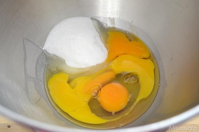 7 montare uova e zucchero