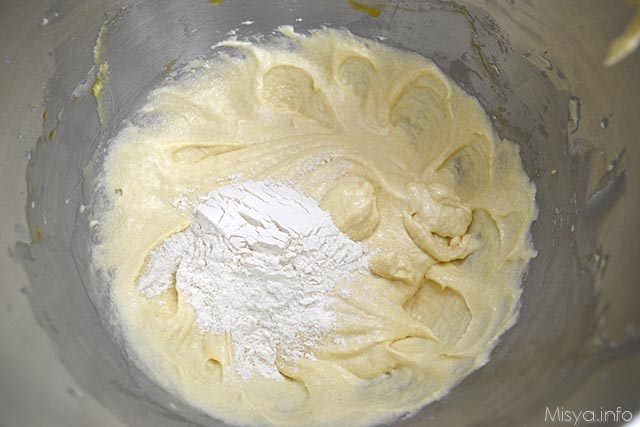 14 aggiungere farina