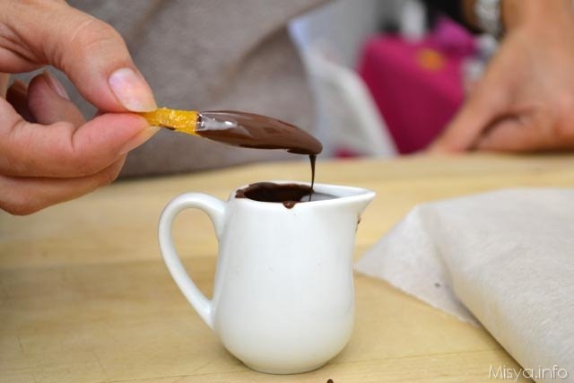 15 intingere nel cioccolato