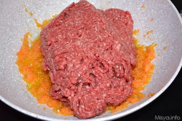 2 aggiungere carne macinata