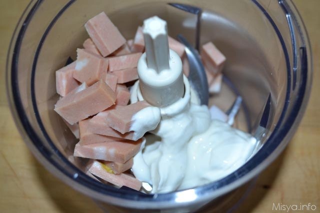 2 mortadella nel mixer