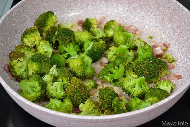 3 broccoli in padella
