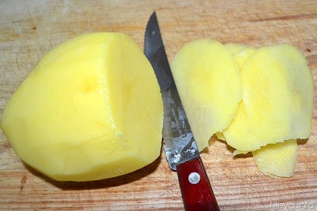 2 tagliare patate a fettine
