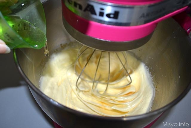 4 montare uova e zucchero