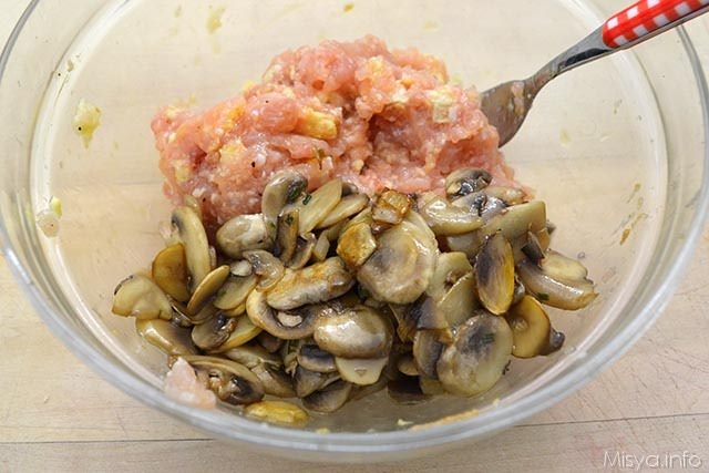 7 aggiungere funghi all impasto
