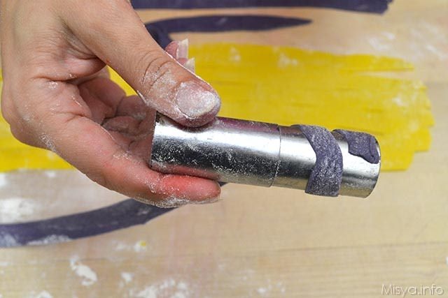 9 arrotolare attorno cilindro