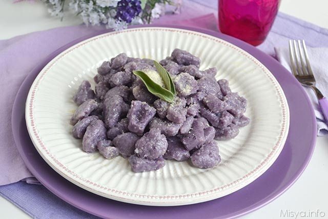 Gnocchi di patate viola - Ricetta di Misya