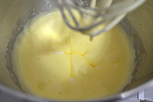 3 aggiungere zucchero