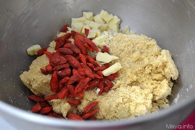 4 aggiungere bacche di goji