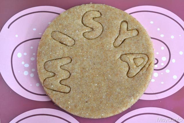 8 decorare con scritta